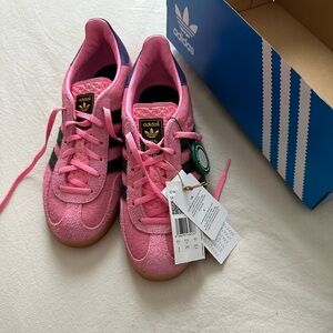 NWT Pink Adidas Gazelld